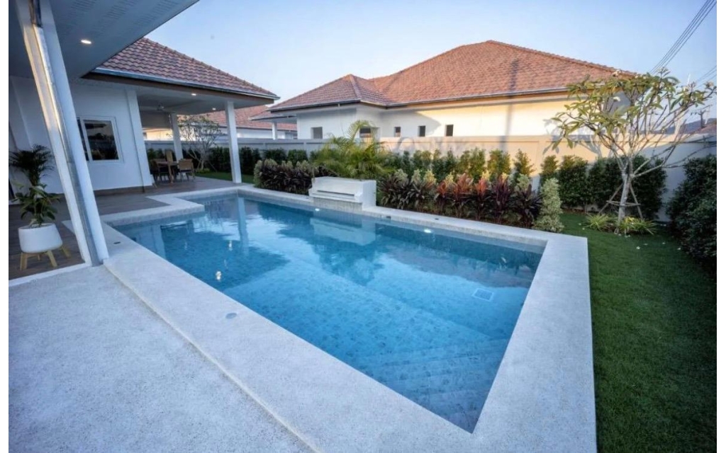 Pool villa with full furnishings