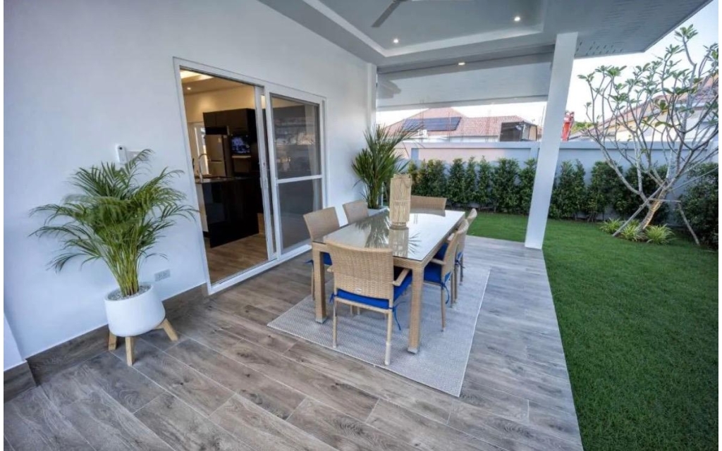 Pool villa with full furnishings