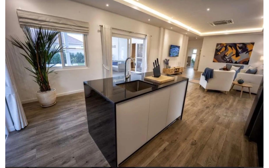 Pool villa with full furnishings