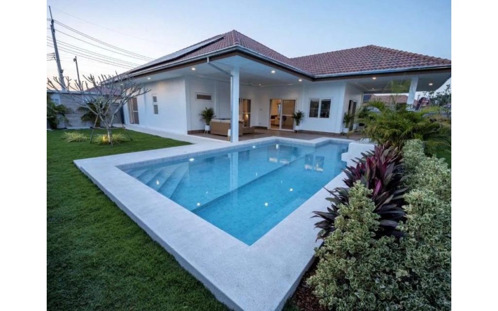 Pool villa with full furnishings