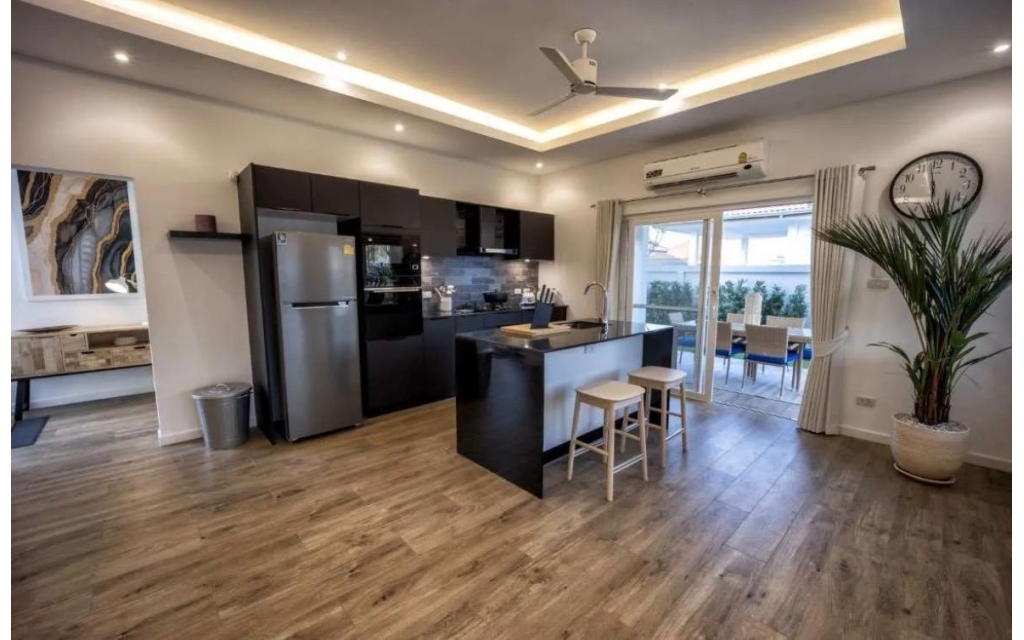 Pool villa with full furnishings