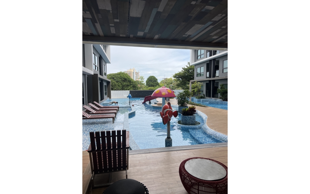 condominium au a cote la plage