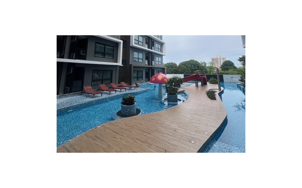 condominium au a cote la plage