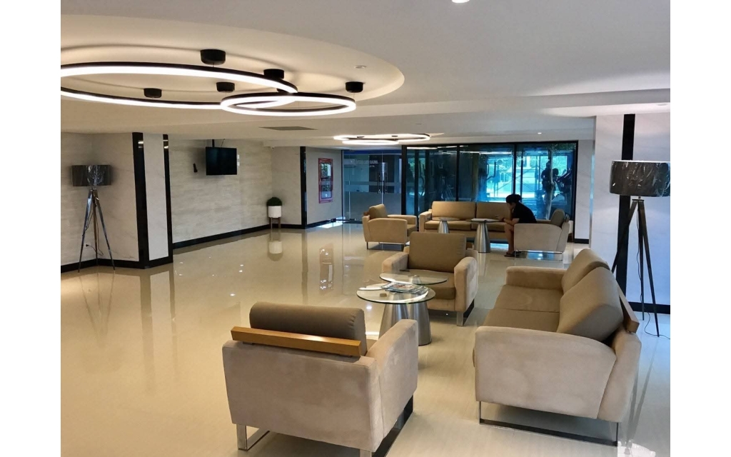 condominium au a cote la plage