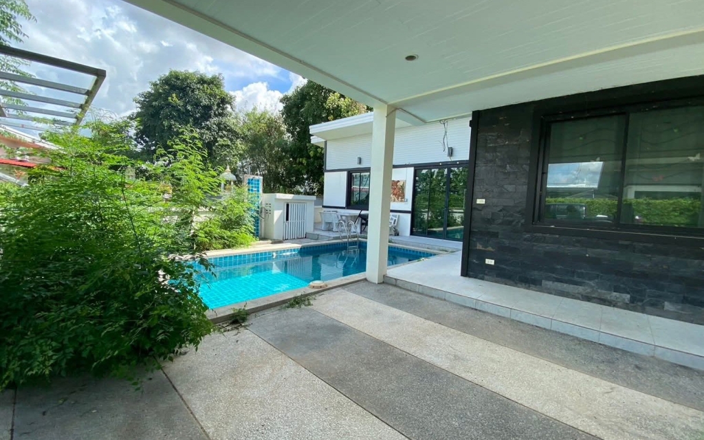 Great deal 2.2 millions bath - pool - 3 bedrooms