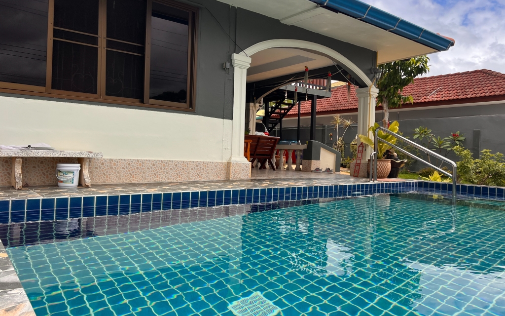 villa +piscine +A vendre +HUA HIN