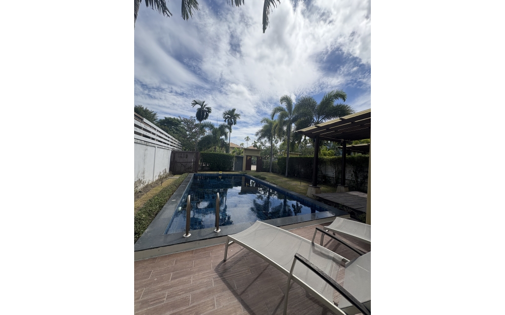 Villa - centre ville - Soi 102 -
