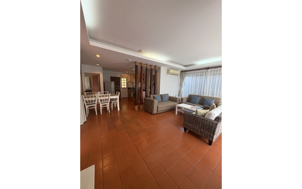 Villa - centre ville - Soi 102 -