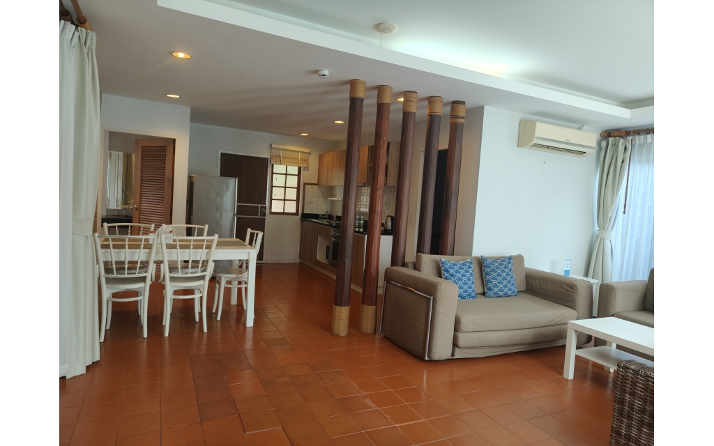 Villa - centre ville - Soi 102 -