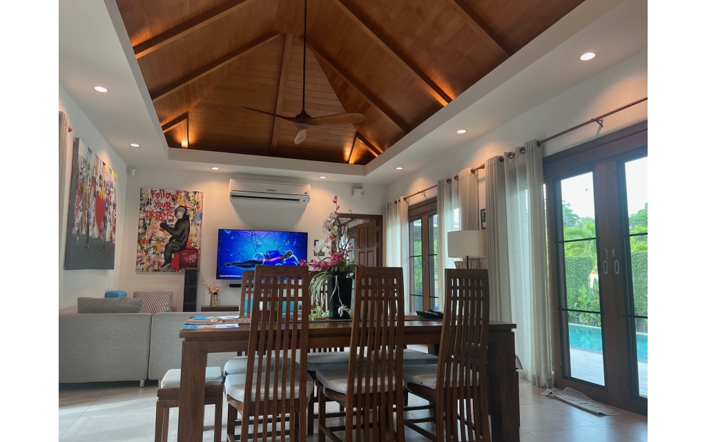 +villa +grand salon-séjour +a louer