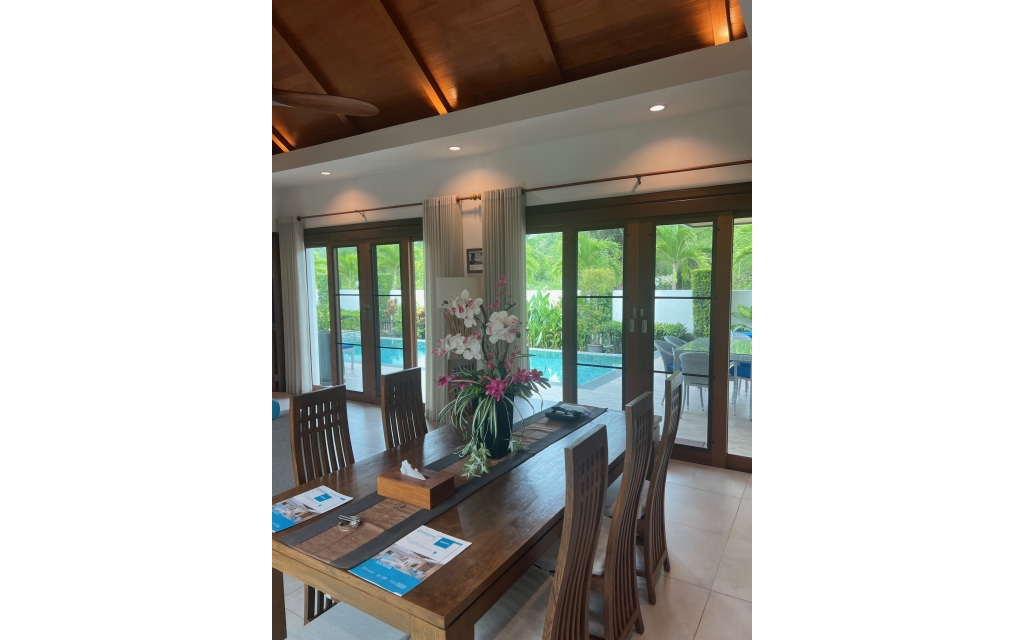 +villa avec +piscine et +terrasse